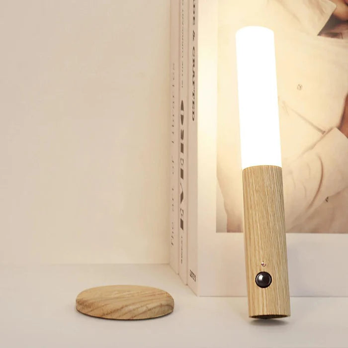 WoodGlo™ - Genopladelig lampe i træ